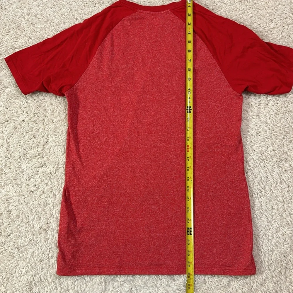 NIKE S men’s red t shirt with single white swoosh in EUC